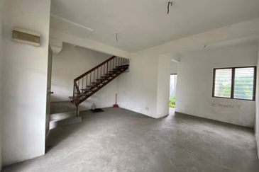 Persiaran Puncak Alam 1 