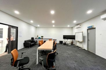 Tiong Nam Industrial Park, Seksyen 15, Shah Alam Three Storey Semi-D Factorey For Sale