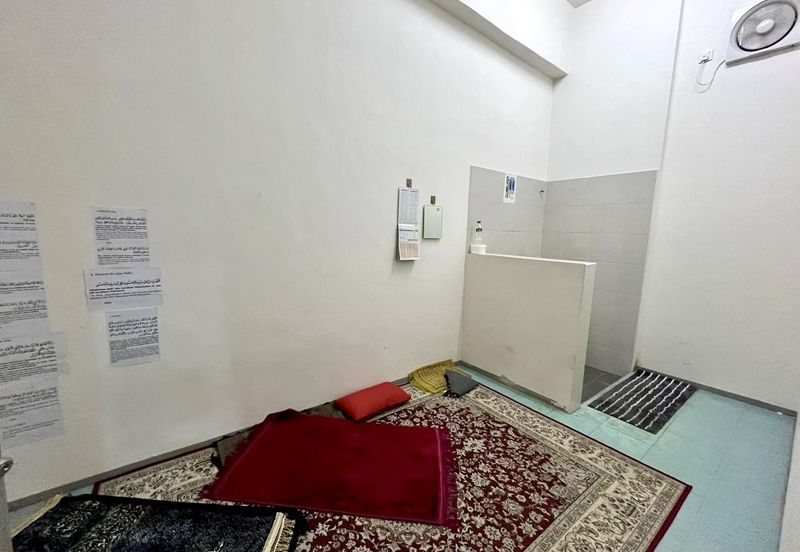 Tiong Nam Industrial Park, Seksyen 15, Shah Alam Three Storey Semi-D Factorey For Sale