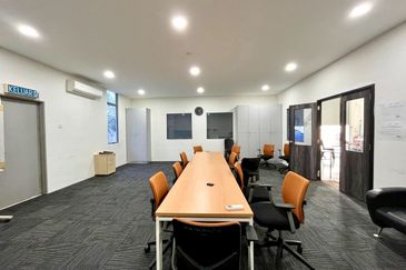 Tiong Nam Industrial Park, Seksyen 15, Shah Alam Three Storey Semi-D Factorey For Sale