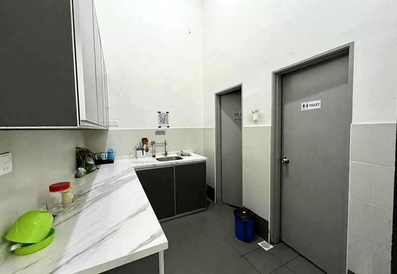 Tiong Nam Industrial Park, Seksyen 15, Shah Alam Three Storey Semi-D Factorey For Sale