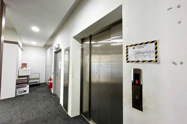 Tiong Nam Industrial Park, Seksyen 15, Shah Alam Three Storey Semi-D Factorey For Sale