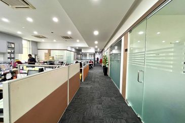 Tiong Nam Industrial Park, Seksyen 15, Shah Alam Three Storey Semi-D Factorey For Sale