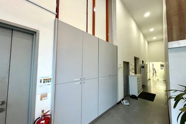 Tiong Nam Industrial Park, Seksyen 15, Shah Alam Three Storey Semi-D Factorey For Sale