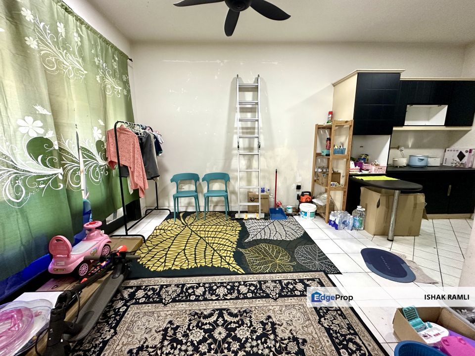 Armanee Comdominium, Damansara Damai Duplex Condo. for Sale Corner Lot and Low Level, Selangor, Damansara Damai