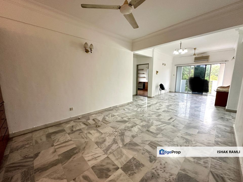 Sri Permata Apartment, Shah Alam for Sale Corner Lot with Balcony facing KGSAAS Golf Course, Selangor, Shah Alam