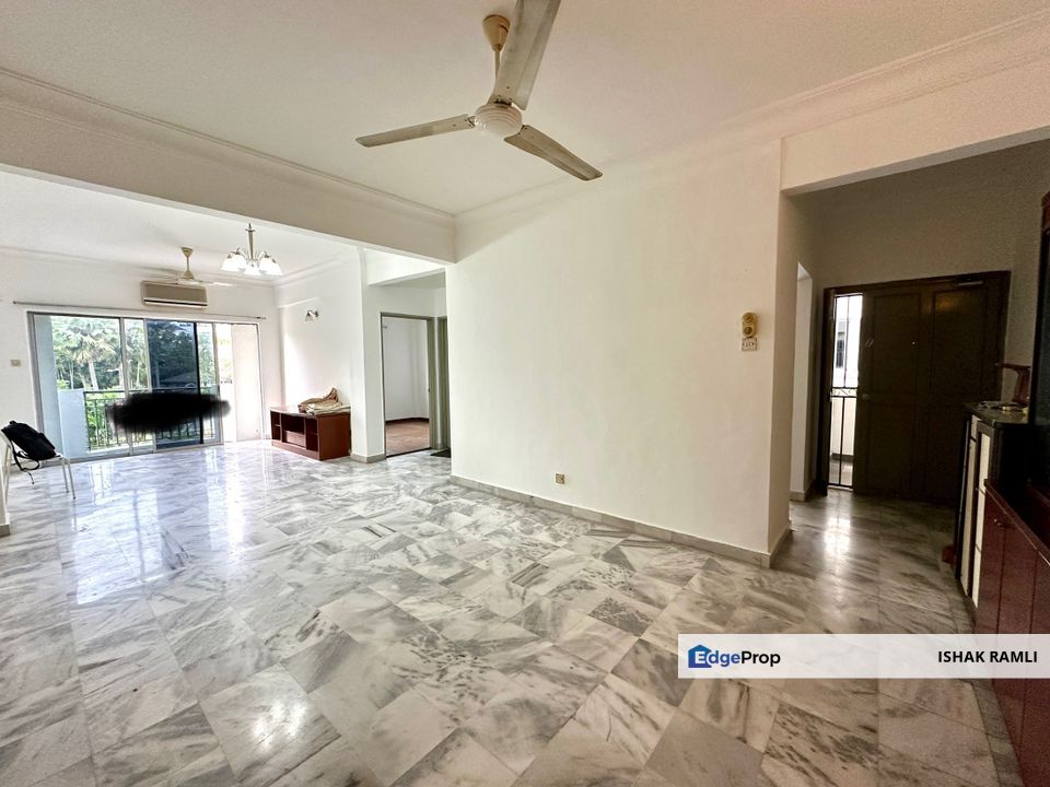 Sri Permata Apartment, Shah Alam for Sale Corner Lot with Balcony facing KGSAAS Golf Course, Selangor, Shah Alam