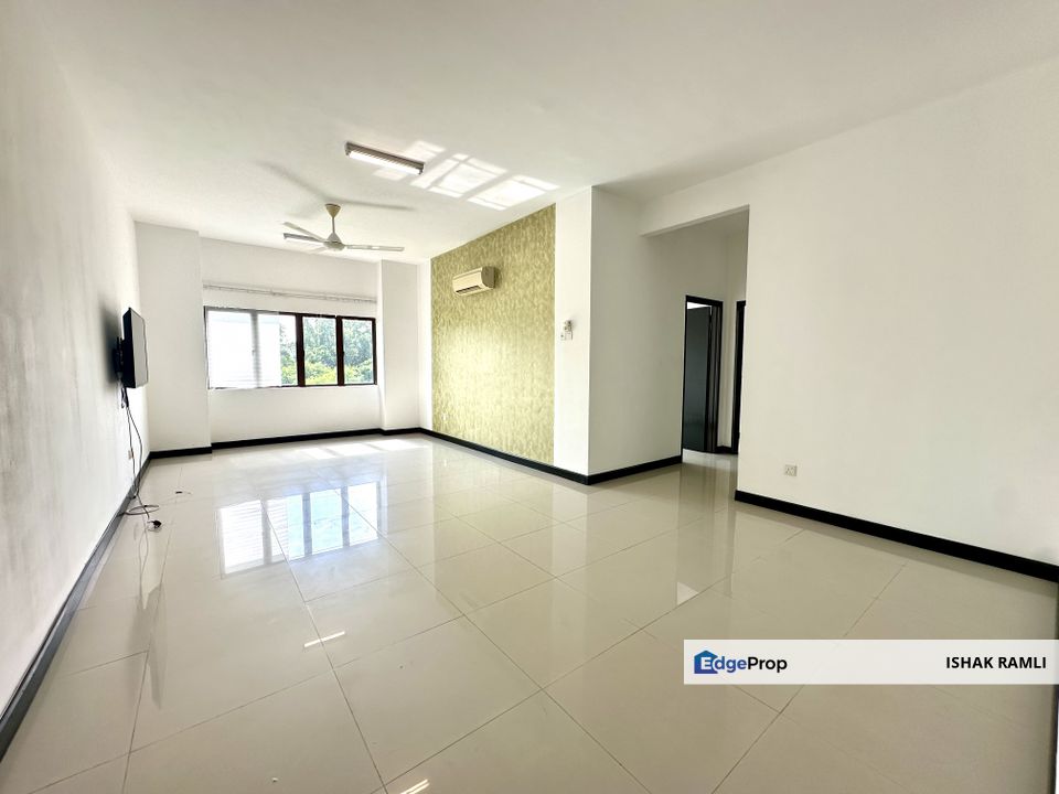 Desa Idaman Apartment, Puchong Prima, Puchong For Sale Facing Lake , Selangor, Puchong