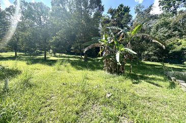 Tanah Freehold Malay Reserved Zoning Residential (3.9 ekar), Batu 15 1/2, Hulu Langat For Sale