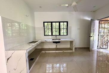 Tanah Freehold Malay Reserved Zoning Residential (3.9 ekar), Batu 15 1/2, Hulu Langat For Sale