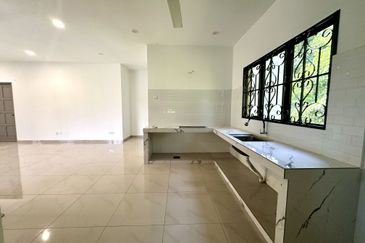 Tanah Freehold Malay Reserved Zoning Residential (3.9 ekar), Batu 15 1/2, Hulu Langat For Sale