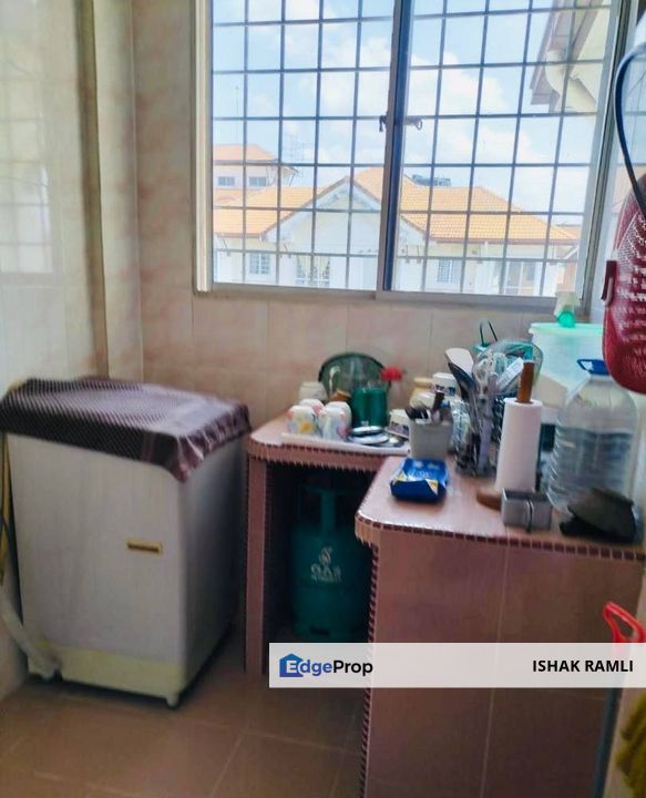 Pangsapuri Seroja, Bukit Jelutong, Shah Alam For Sale Below Market, Selangor, Shah Alam