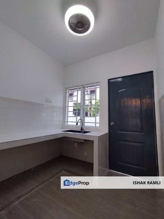 Taman Putra Perdana, Puchong Double Storey Terrace House for sale Renovated , Selangor, Puchong