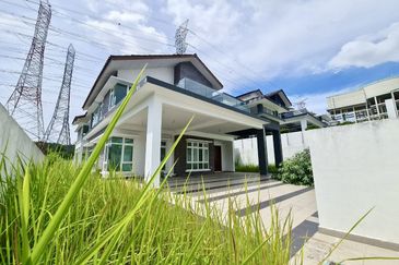 Taman Pinggiran Putra