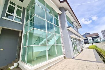 Taman Pinggiran Putra