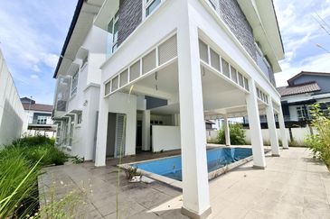 Taman Pinggiran Putra