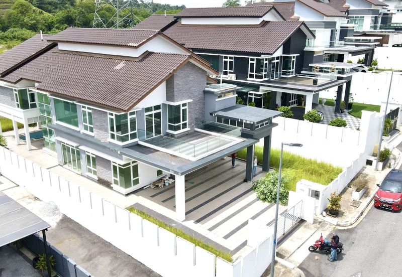 Taman Pinggiran Putra