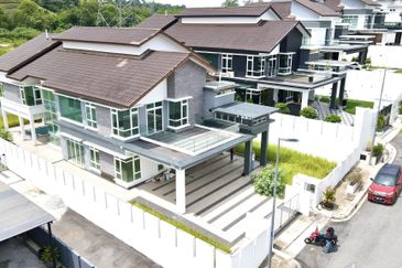 Taman Pinggiran Putra