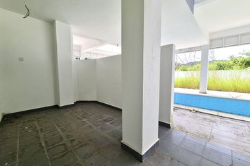 Taman Pinggiran Putra