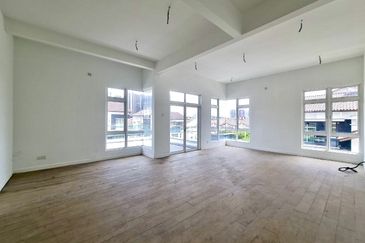 Taman Pinggiran Putra