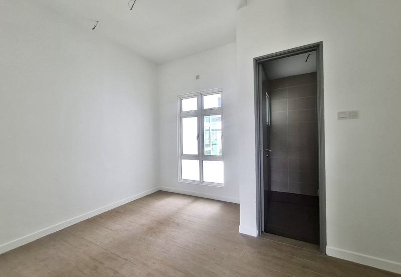 Taman Pinggiran Putra