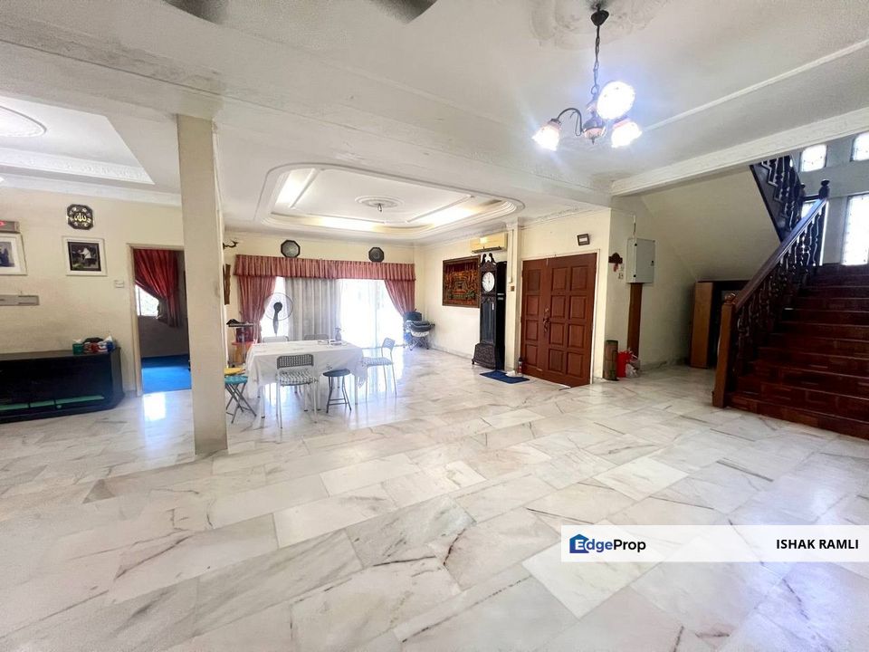 Seksyen 3, Shah Alam Double Storey Bungalow House For Sale Good Location, Selangor, Shah Alam