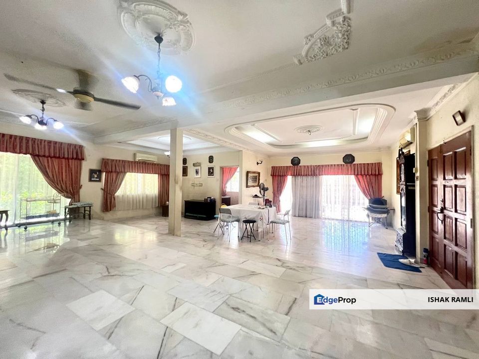 Seksyen 3, Shah Alam Double Storey Bungalow House For Sale Good Location, Selangor, Shah Alam