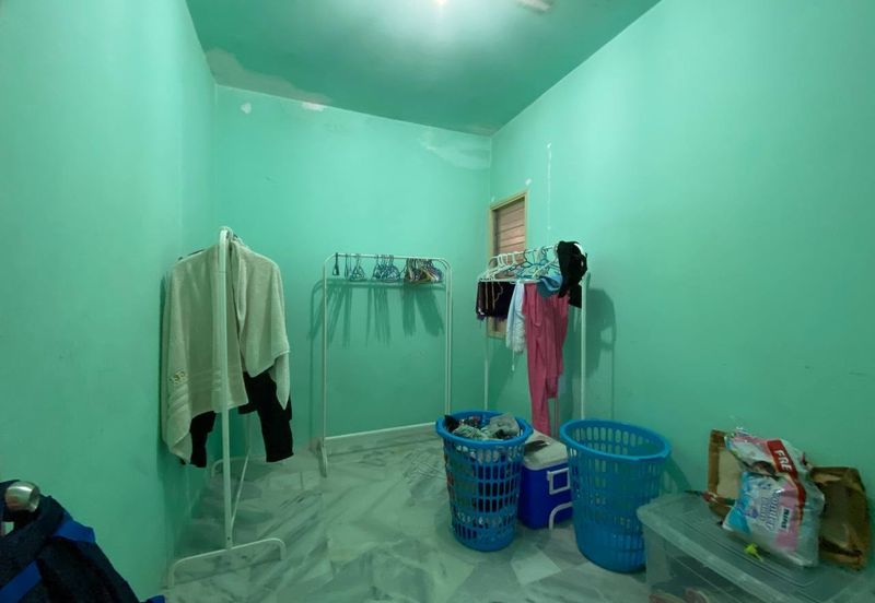 Iris Apartment, Taman Saujana Utama