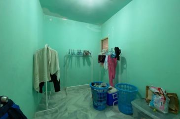 Iris Apartment, Taman Saujana Utama