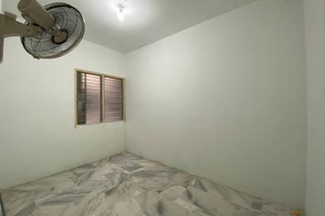 Iris Apartment, Taman Saujana Utama