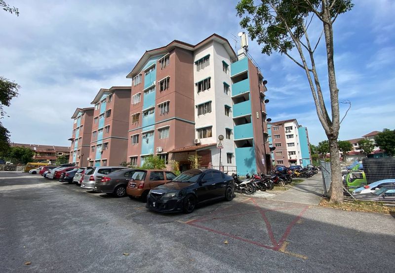 Iris Apartment, Taman Saujana Utama