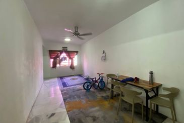 Iris Apartment, Taman Saujana Utama