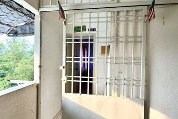 Pangsapuri Angsana, Bandar Mahkota Cheras