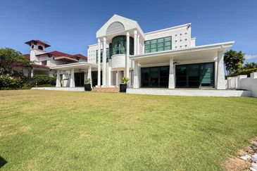 KGSAAS Golf Club, Seksyen 13