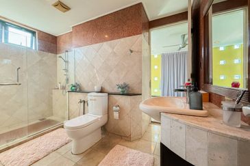 KGSAAS Golf Club, Seksyen 13