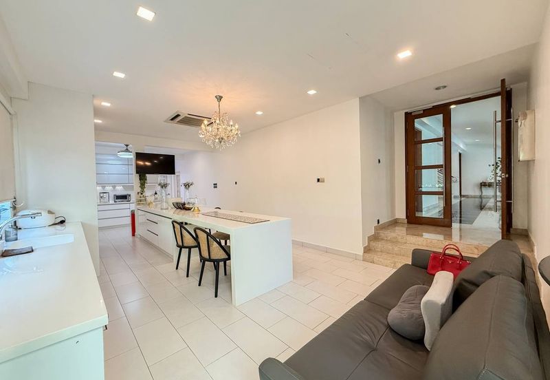 KGSAAS Golf Club, Seksyen 13