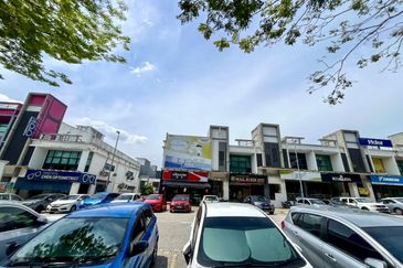 E-Boulevard, Denai Alam