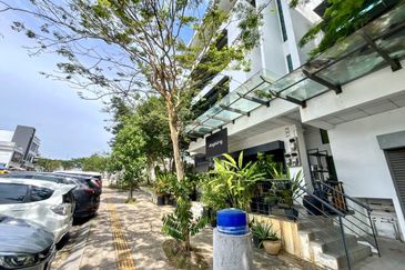 E-Boulevard, Denai Alam