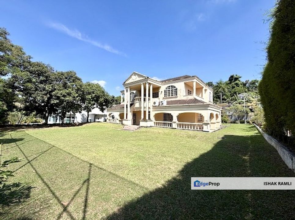 Seksyen 13 (KGSAAS), Shah Alam Double Storey Bungalow House for Sale Huge land area, Selangor, Shah Alam