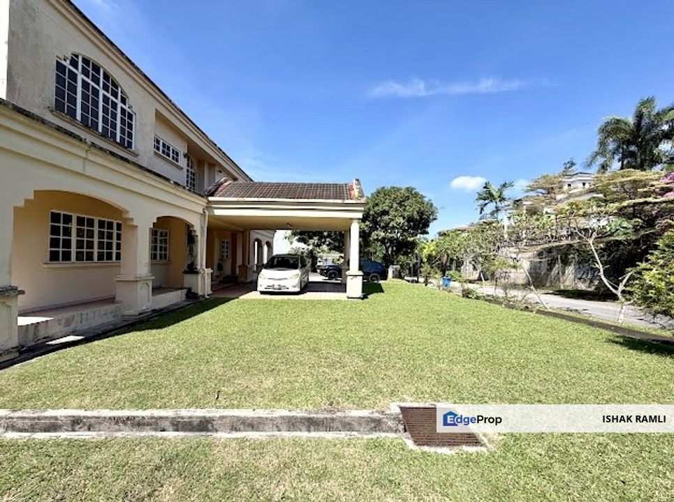 Seksyen 13 (KGSAAS), Shah Alam Double Storey Bungalow House for Sale Huge land area, Selangor, Shah Alam