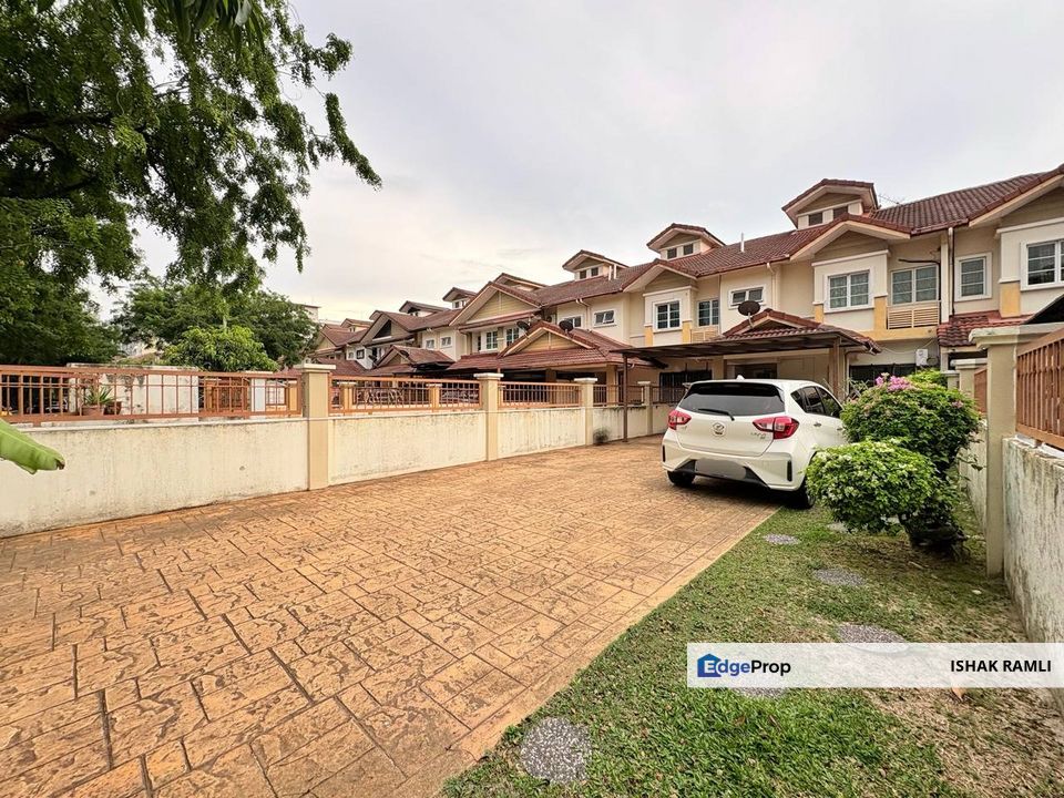 Seksyen 7, Shah Alam, Jalan Kristal Double Storey Terrace House for sale FACING OPEN, BIG LAND, Selangor, Shah Alam