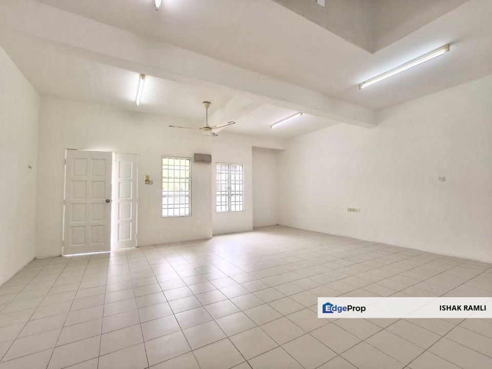 Saujana Utama, Sungai Buloh Double Storey Terrace House for sale MURAH, Selangor, Sungai Buloh