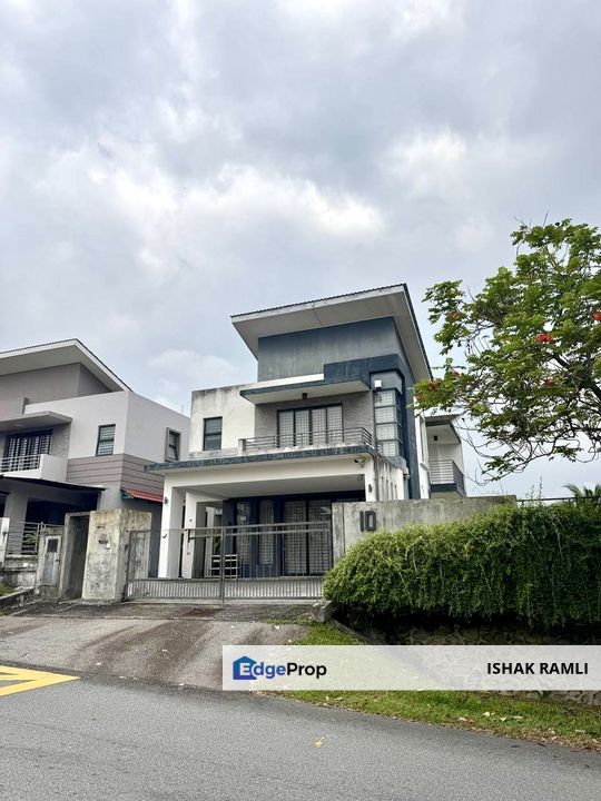 Bukit Saujana, Saujana Utama Double Storey Semi-D House for sale RENOVATED AND EXTENDED, Selangor, Sungai Buloh