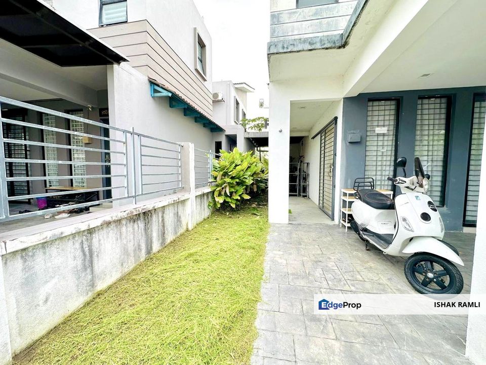 Bukit Saujana, Saujana Utama Double Storey Semi-D House for sale RENOVATED AND EXTENDED, Selangor, Sungai Buloh