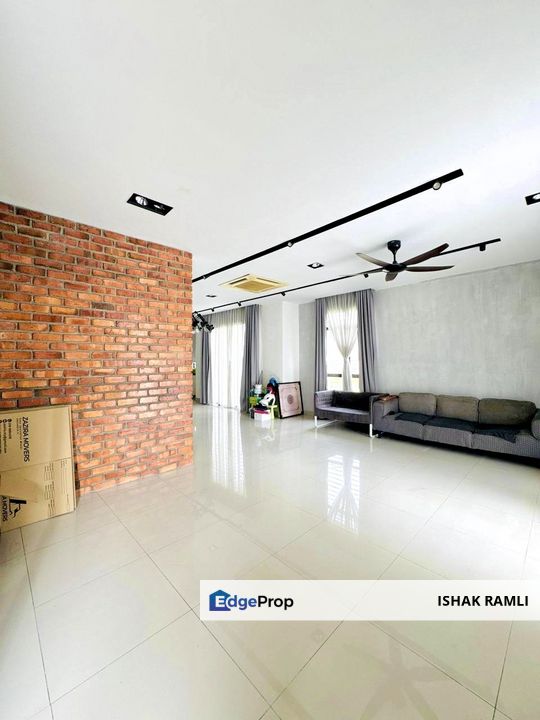 Bukit Saujana, Saujana Utama Double Storey Semi-D House for sale RENOVATED AND EXTENDED, Selangor, Sungai Buloh