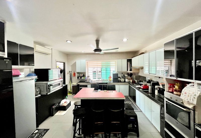 Desa Subang Permai, Seksyen U6, Shah Alam Single Storey Bungalow For Sale Renovated Cantik