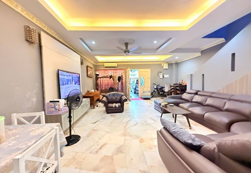 Taman Saujana Puchong