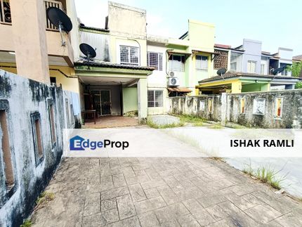 Bandar Tasik Puteri, Blok 2 Double Storey Terrace House For Sale Big land, Selangor, Rawang