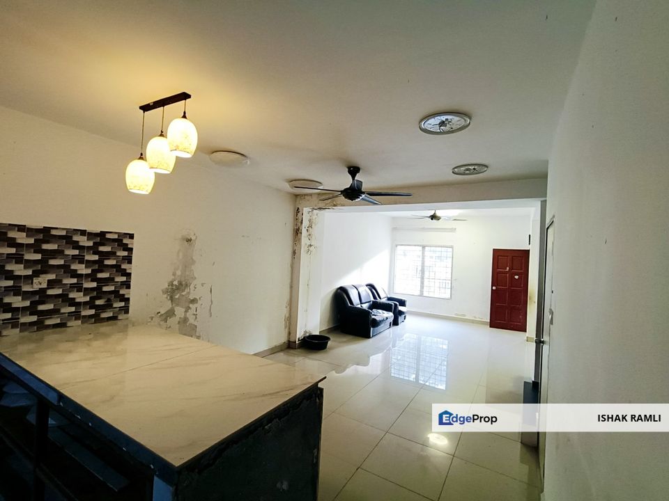 Bandar Tasik Puteri, Blok 2 Double Storey Terrace House For Sale Big land, Selangor, Rawang