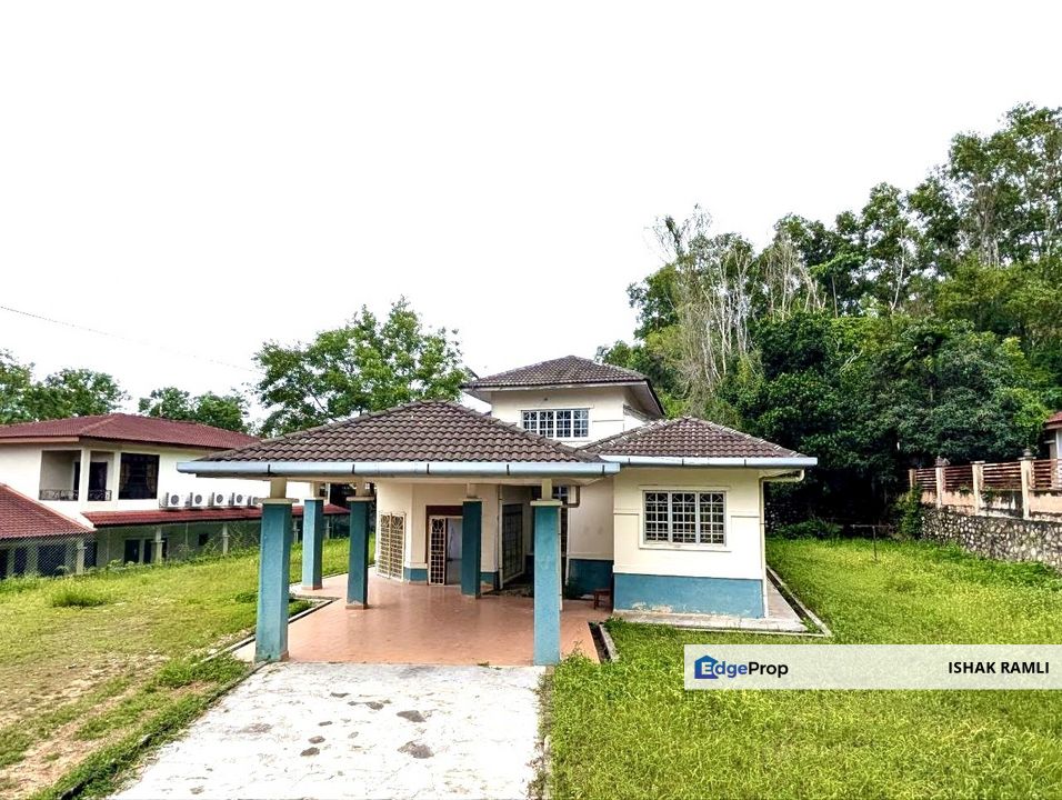 Lorong Mahkota Impian, Bandar Puncak Alam 1.5 Storey Bungalow House For Sale Huge Land Area, Selangor, Bandar Puncak Alam